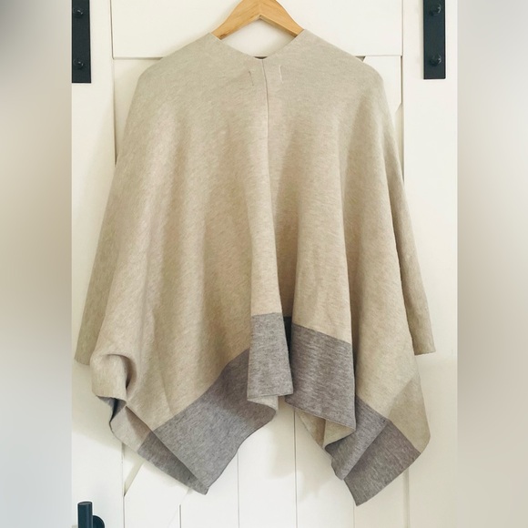 Anthropologie Saturday Sunday Creme Grey Colorblock Drape Shawl - Picture 4 of 5